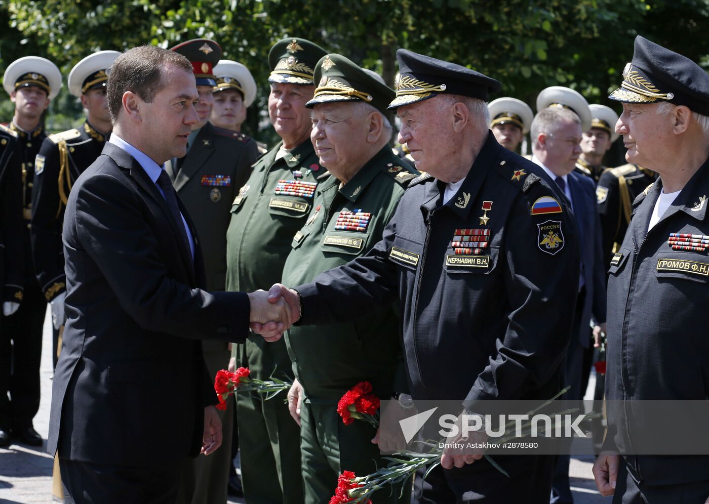 Memorial ceremony at Tomb of Unknown Soldier at Kremlin Wall