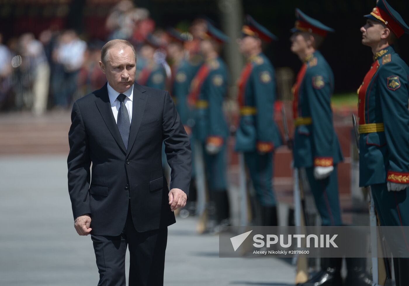 Memorial ceremony at Tomb of Unknown Soldier at Kremlin Wall