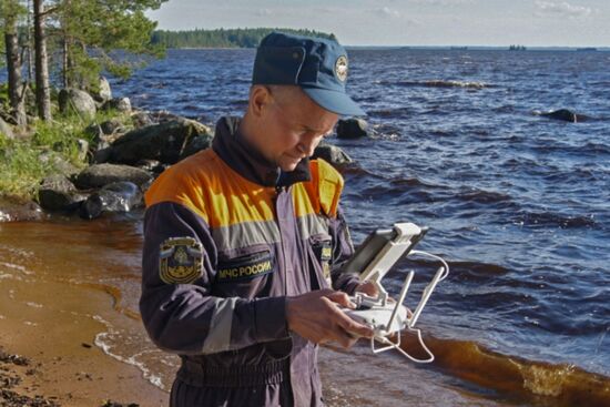 Search-and-rescue operations on Lake Syamozero