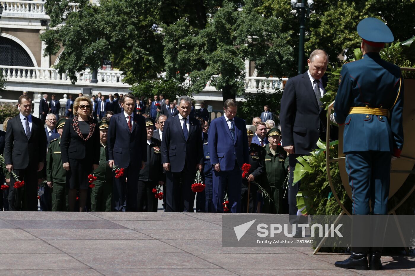 Memorial ceremony at Tomb of Unknown Soldier at Kremlin Wall