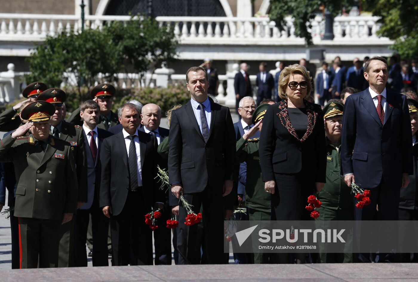 Laying wreath at the Tomb of the Unknown Soldier near the Kremlin Wall