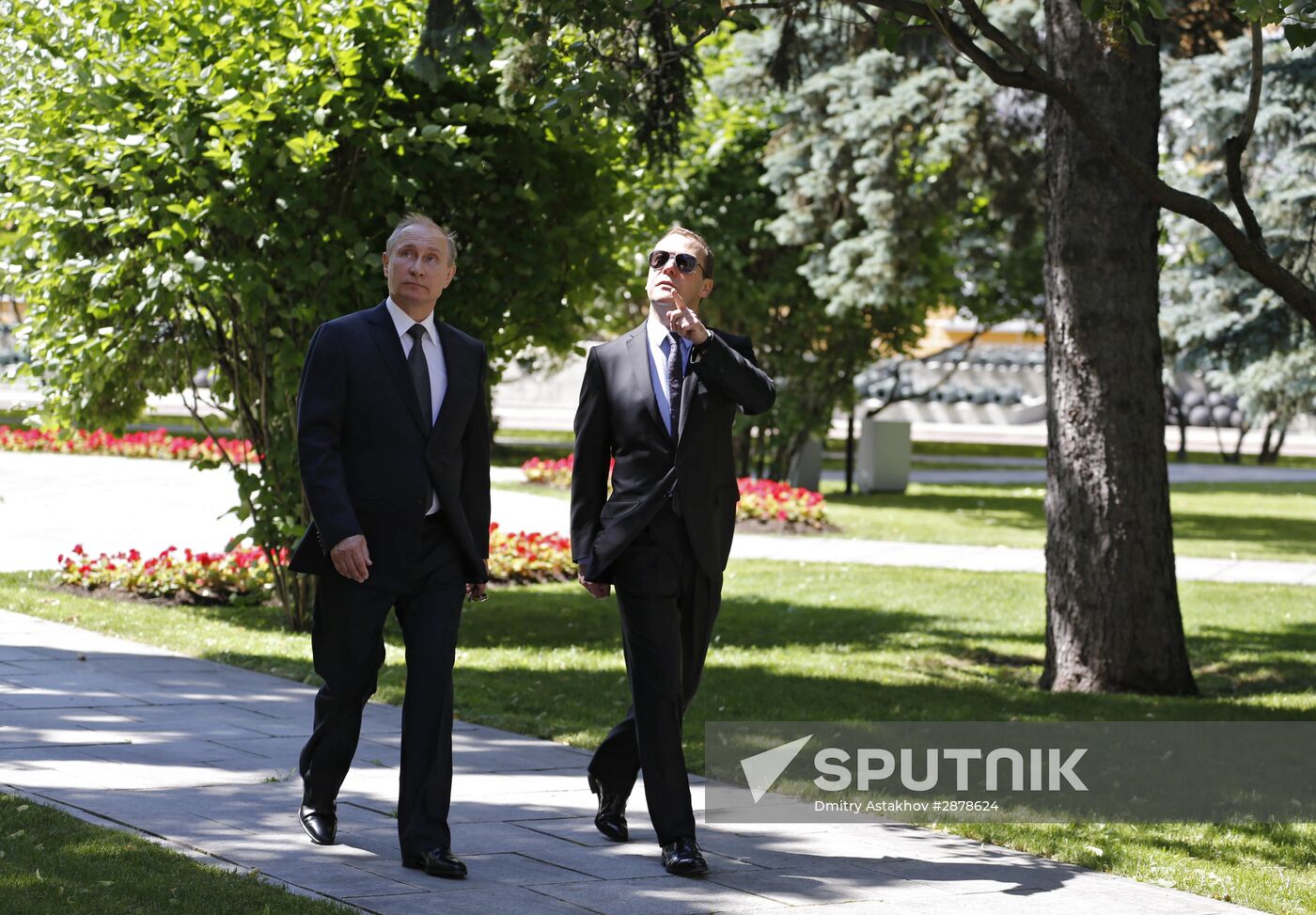 Ceremony to lay wreath at the Tomb of the Unknown Soldier at Kremlin's Wall