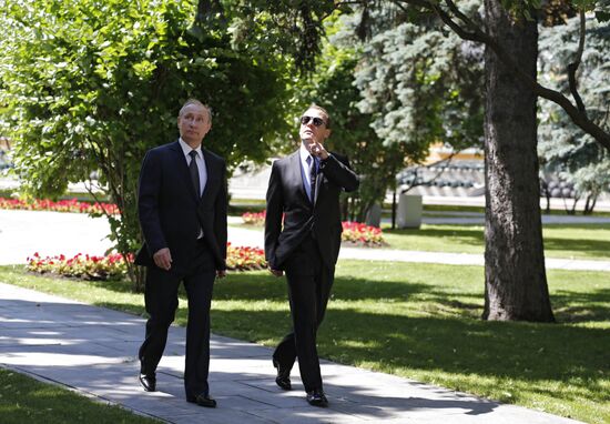 Ceremony to lay wreath at the Tomb of the Unknown Soldier at Kremlin's Wall