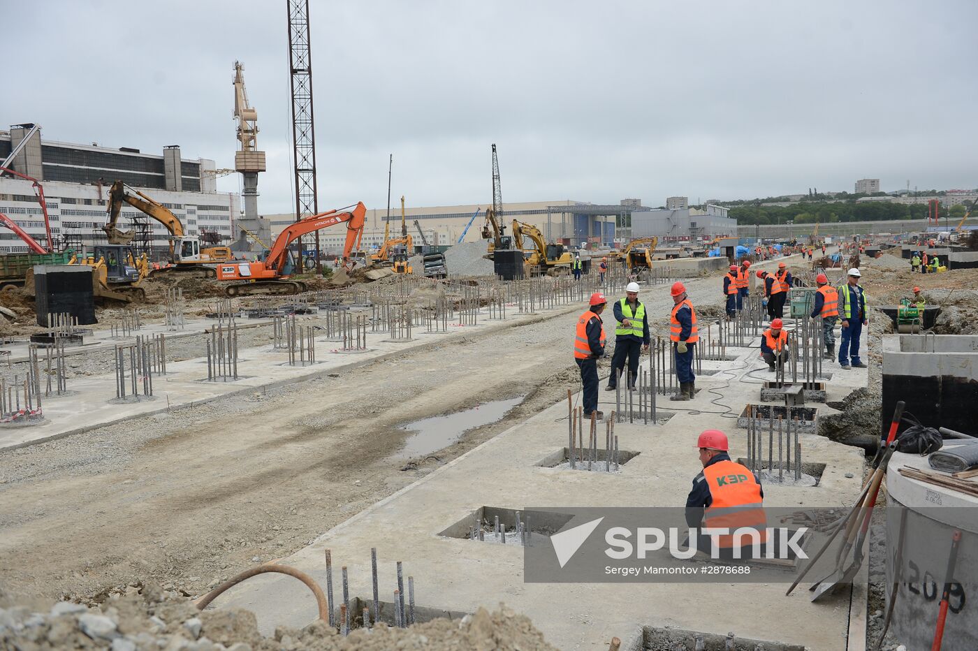 Deputy Prime Minister Dmitry Rogozin tours Zvezda Shipbuilding Complex in Vladivostok