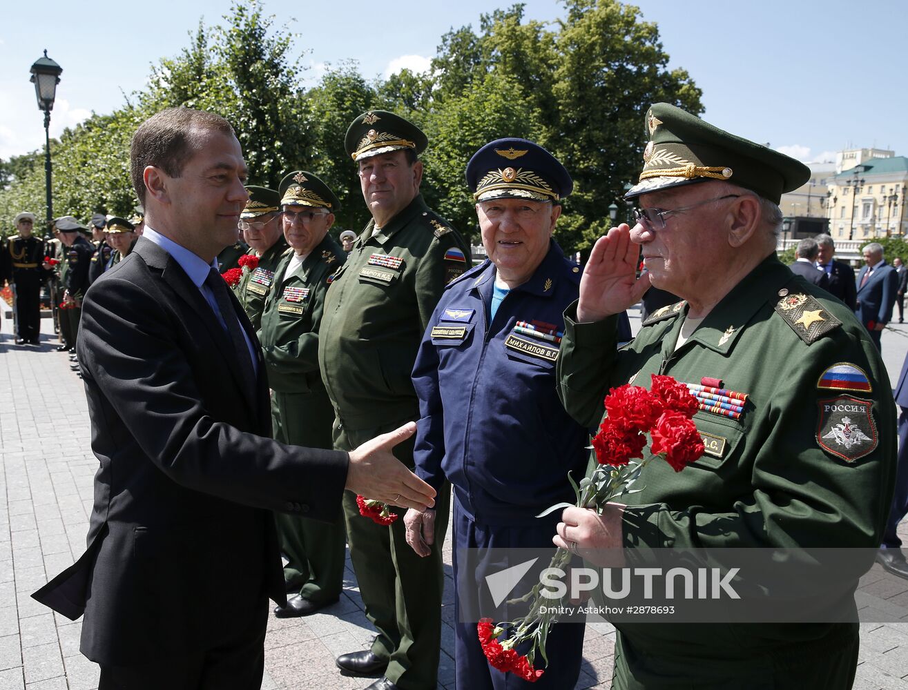 Laying wreath at the Tomb of the Unknown Soldier near the Kremlin Wall