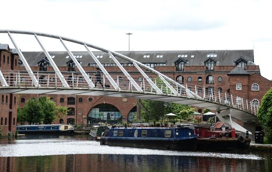 Cities of the world. Manchester