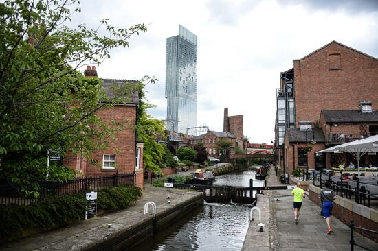 Cities of the world. Manchester