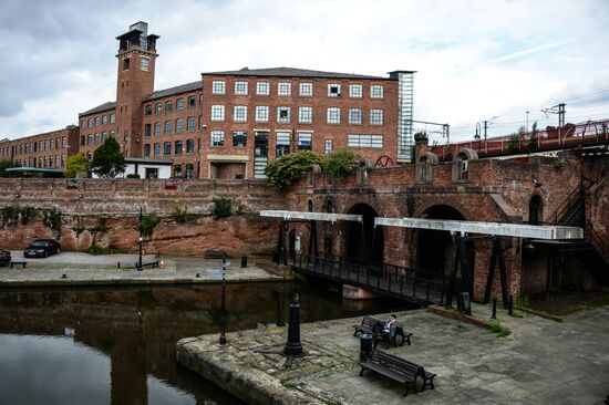 Cities of the world. Manchester