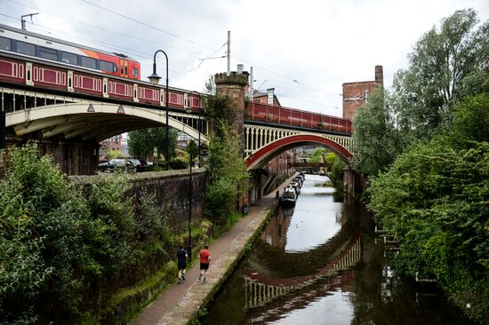 Cities of the world. Manchester
