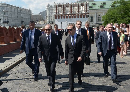 Memorial ceremony at Tomb of Unknown Soldier at Kremlin Wall