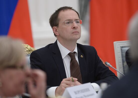 President Vladimir Putin meets with National Historical Assembly delegates