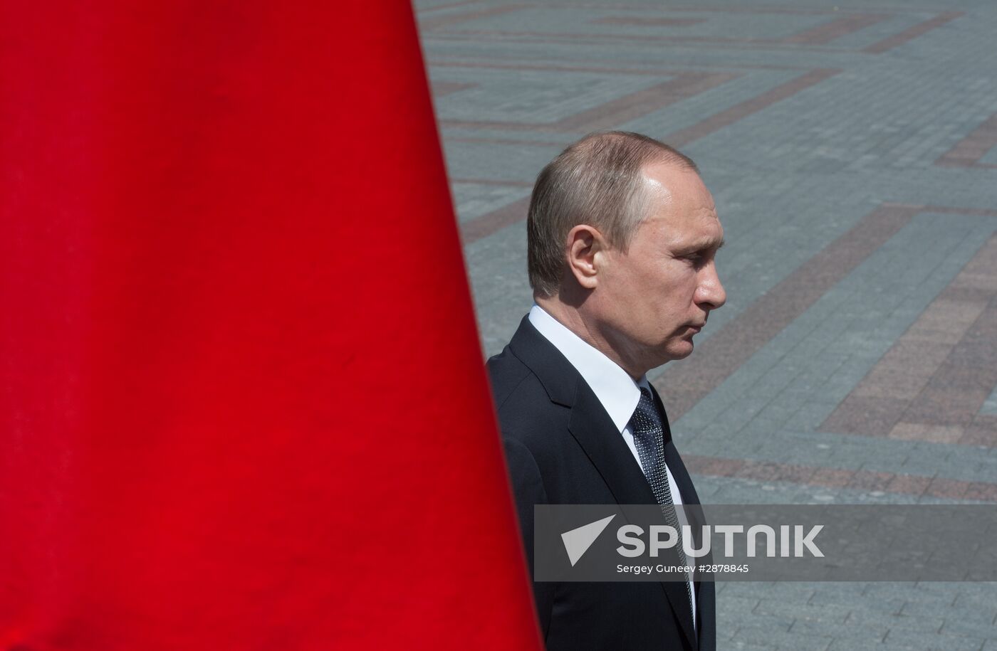 Memorial ceremony at Tomb of Unknown Soldier at Kremlin Wall