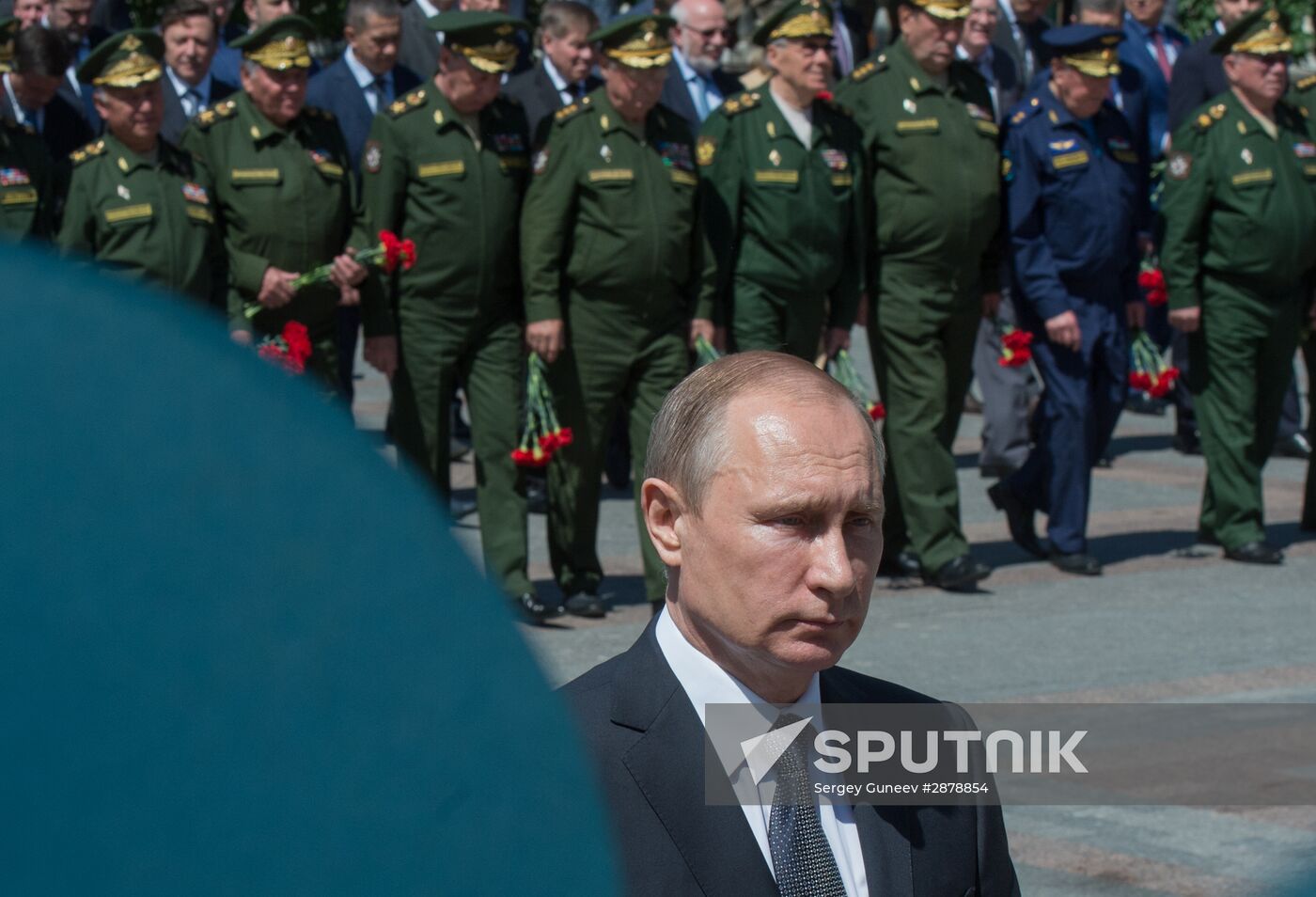 Memorial ceremony at Tomb of Unknown Soldier at Kremlin Wall
