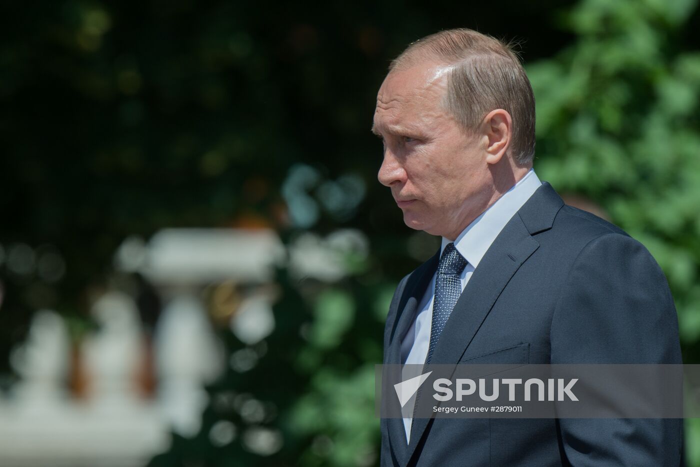 Wreath laying ceremony at Tomb of Unknown Soldier at Kremlin Wall