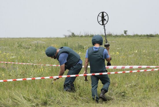 Mine clearance in Donetsk People's Republic