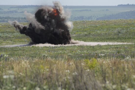 Mine clearance in Donetsk People's Republic