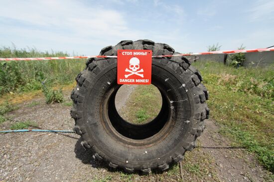 Mine clearance in Donetsk People's Republic