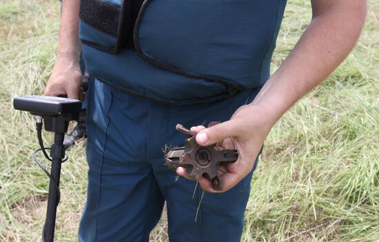 Mine clearance in Donetsk People's Republic