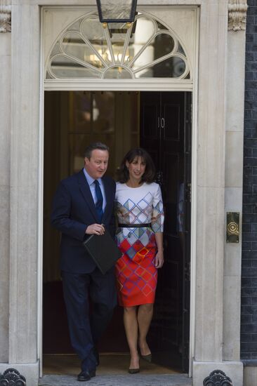 David Cameron resigns as prime minister