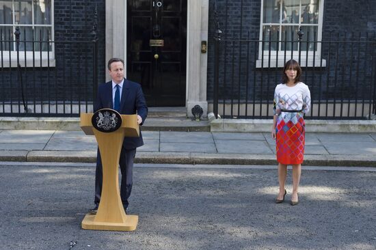 David Cameron resigns as prime minister