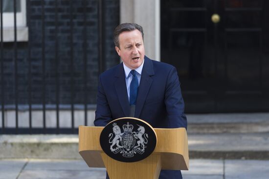 David Cameron resigns as prime minister