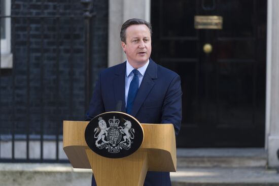 David Cameron resigns as prime minister