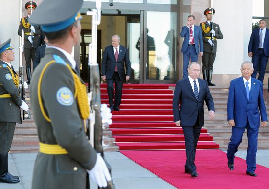 President Vladimir Putin visits Uzbekistan