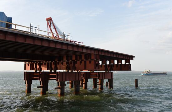 Contruction of bridge across Strait of Kerch