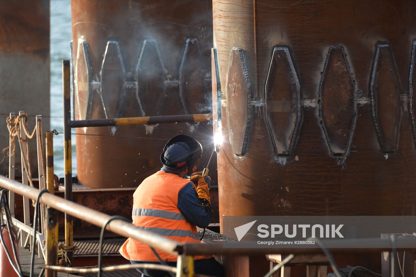 Contruction of bridge across Strait of Kerch