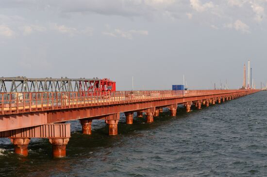 Contruction of bridge across Strait of Kerch