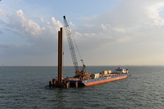 Contruction of bridge across Strait of Kerch