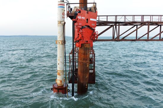 Contruction of bridge across Strait of Kerch