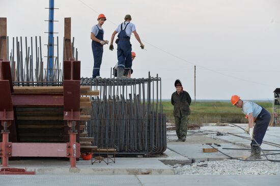 Contruction of bridge across Kerch Strait