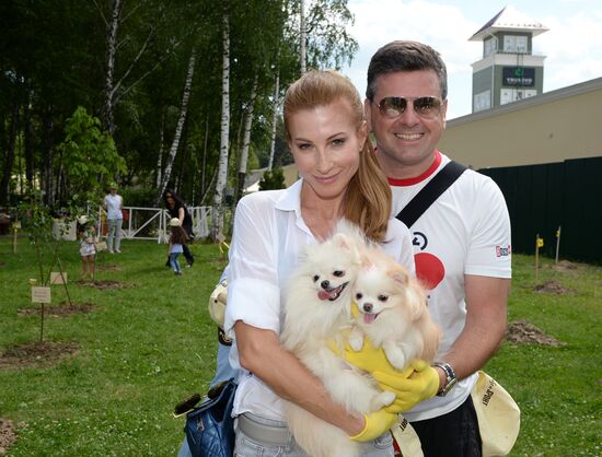Picnic and planting Bosco Outlet Vnukovo cherry forest