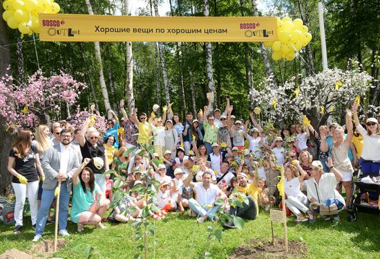 Picnic and planting Bosco Outlet Vnukovo cherry forest
