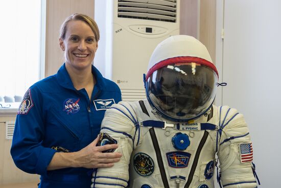 Preparations for ISS Expedition 48/49 launch