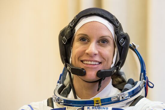 Preparations for ISS Expedition 48/49 launch