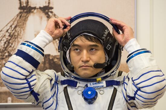 Preparations for ISS Expedition 48/49 launch