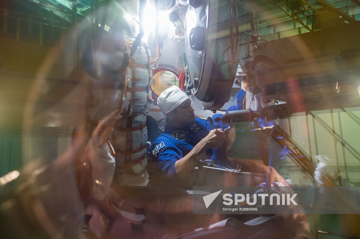 Preparations for ISS Expedition 48/49 launch