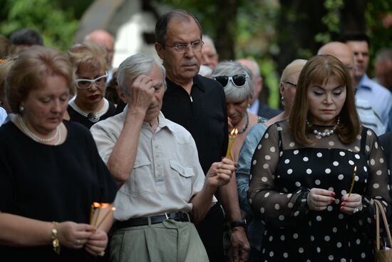 Monument to Yevgeny Primakov unveiled at Novodevichye cemetery