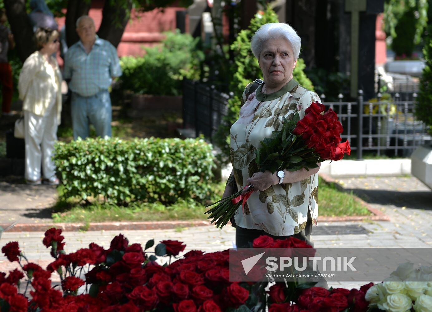 Monument to Yevgeny Primakov unveiled at Novodevichye cemetery