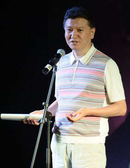 Russian Pioneer magazine readings