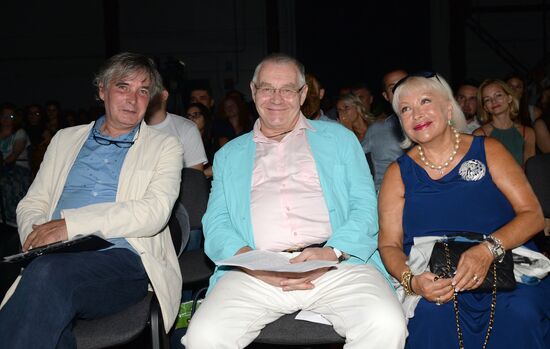 Russian Pioneers magazine readings