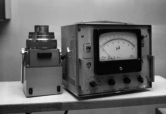 VK2-16 constant current electrometer