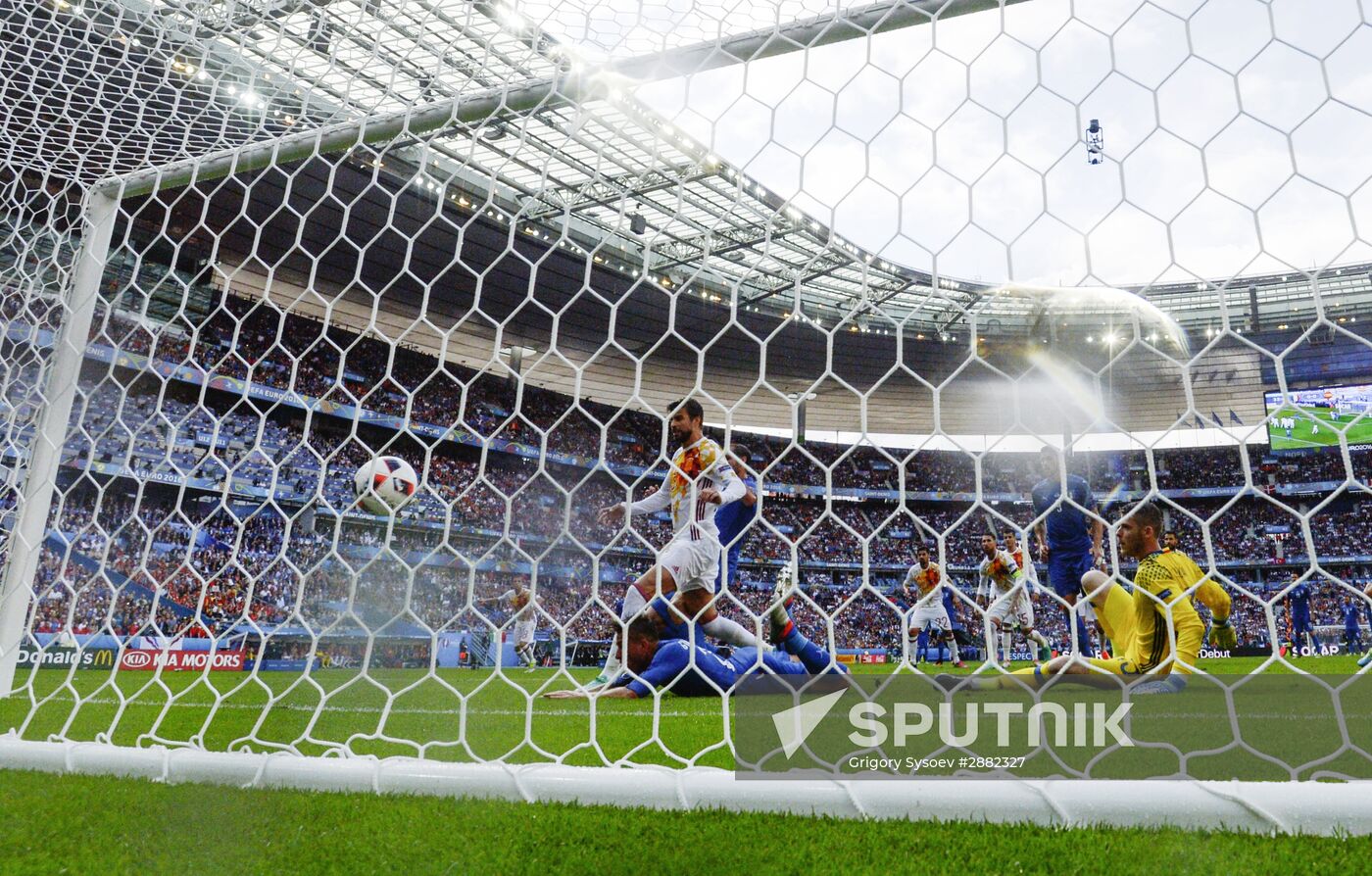 Football. UEFA Euro 2016. Italy vs. Spain