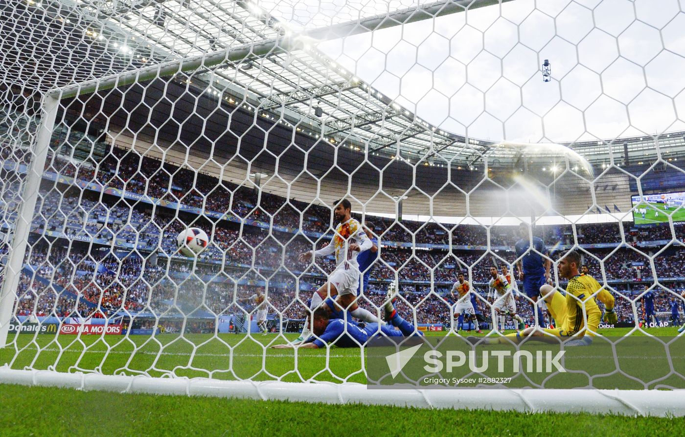 Football. UEFA Euro 2016. Italy vs. Spain