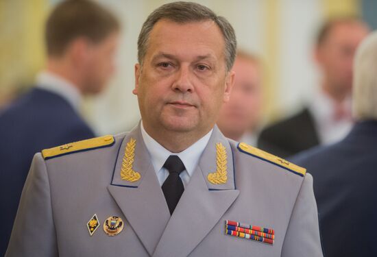 President Vladimir Putin meets with higher military school graduates