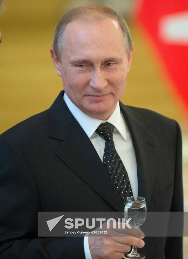 President Vladimir Putin meets with higher military school graduates