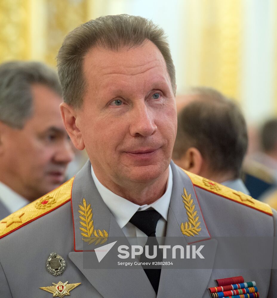 President Vladimir Putin meets with higher military school graduates