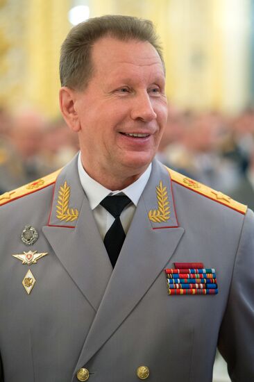 President Vladimir Putin meets with higher military school graduates